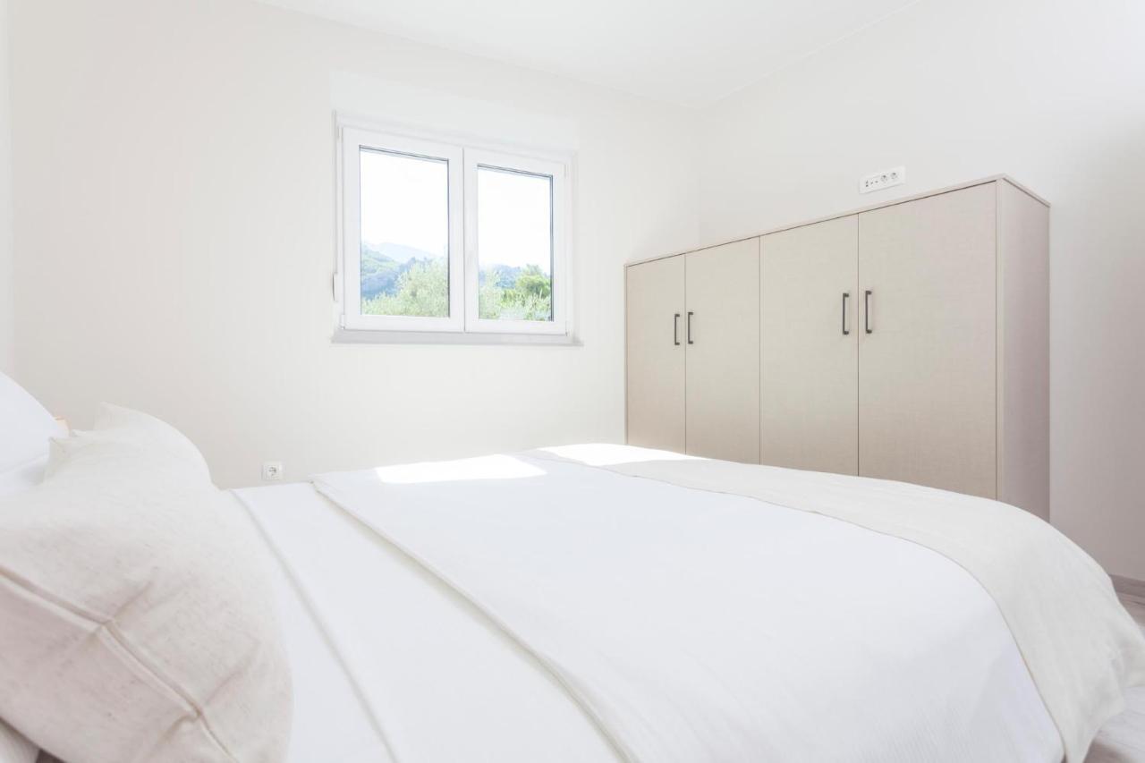 Tinel Boutique Apartment โพรไมนา ภายนอก รูปภาพ